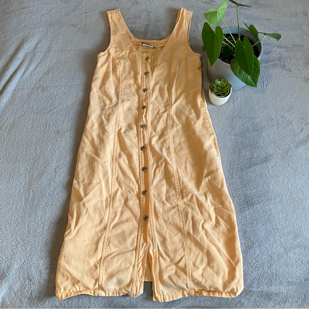 HL Design peach coloured button up dress size 6